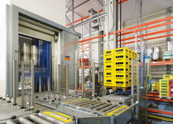 Vertikalförderer von LTW, der die Stockwerke miteinander verbindet Vertikalförderer von LTW, der die Stockwerke miteinander verbindet