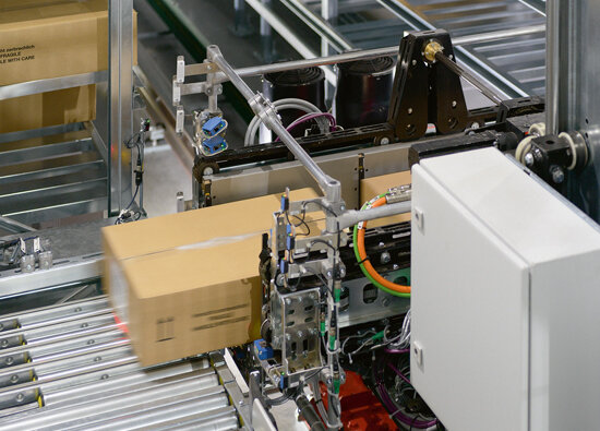 Identification of a package in the small parts warehouse Identification of a package in the small parts warehouse